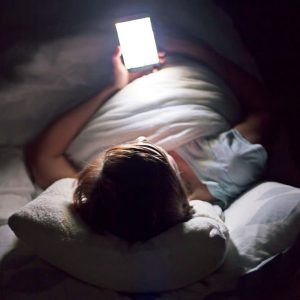 نمایشگر دیجیتال با فیلتر نور آبی فعال